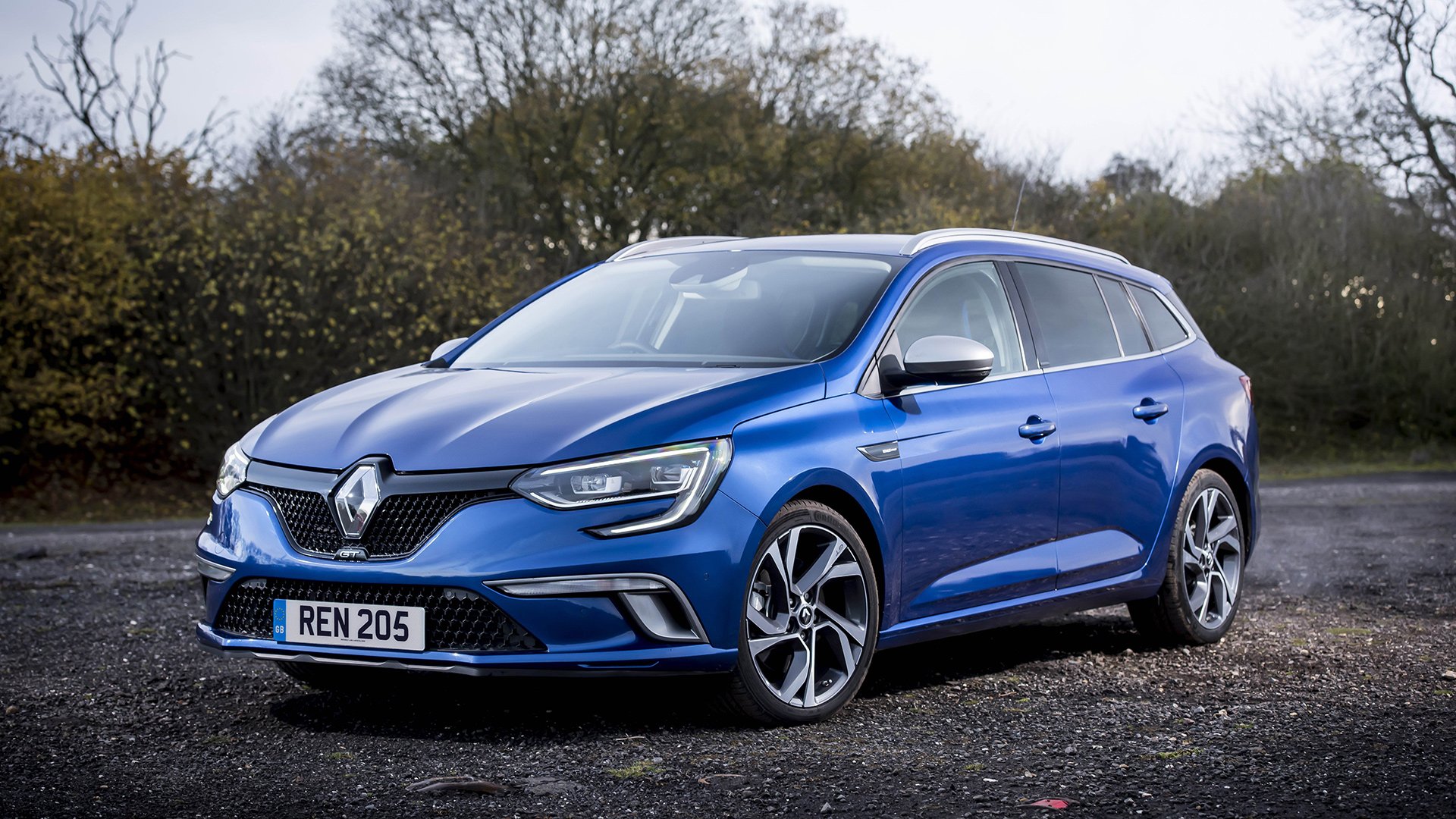 Renault Megane Sport Tourer estate (2016 ) review AutoTrader